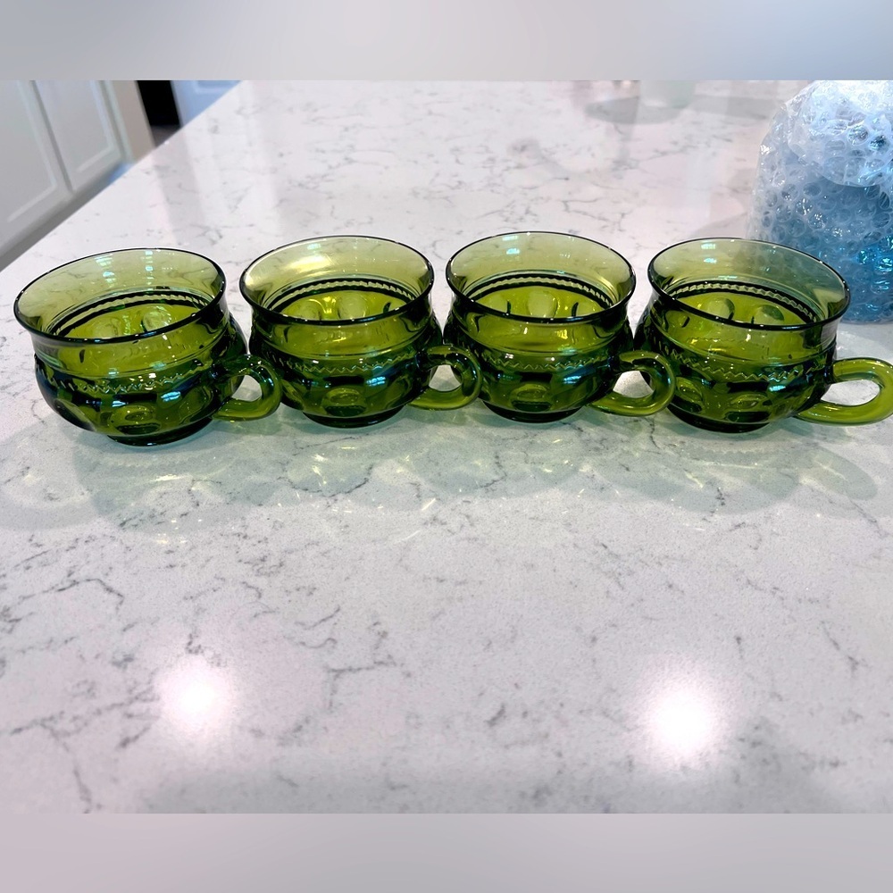 Tiara green thumbprint cups